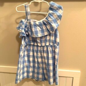 Adorable gingham ruffle romper for little girl in size 6.